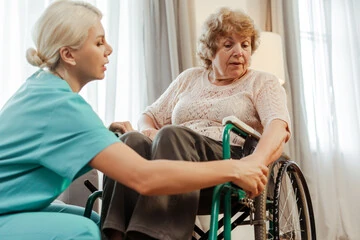 Moradia assistida para idosos com cuidados 24h em Tucuruvi